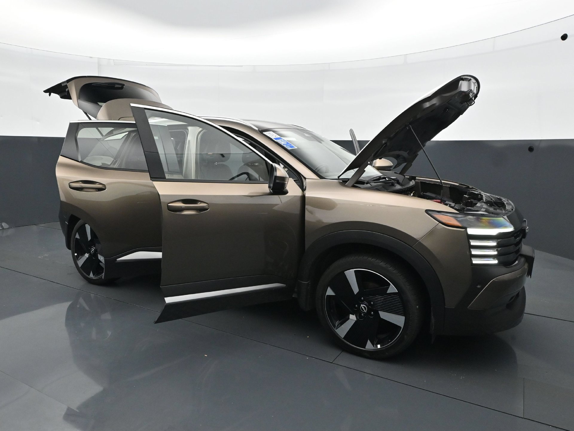 Used 2025 Nissan Kicks SR w/ SR Premium Package AWD/4WD image 36