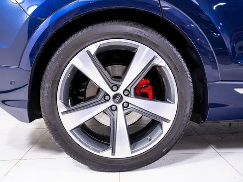 Used 2024 Audi SQ8 Prestige w/ Prestige Package image 11