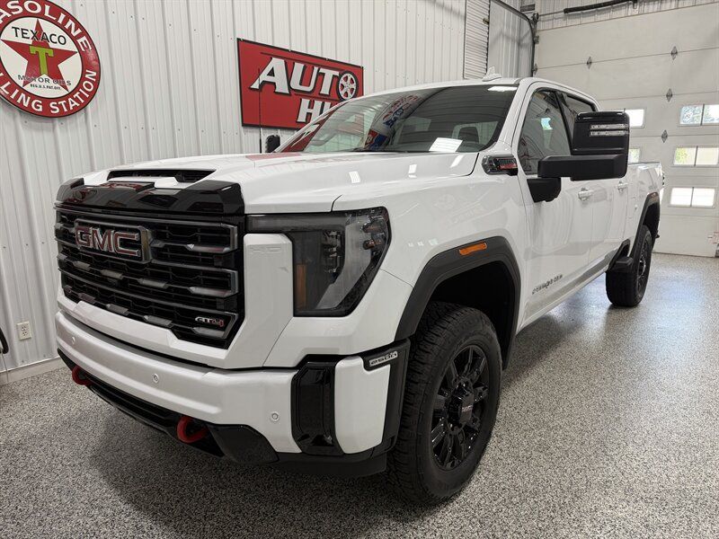 Used 2026 GMC Sierra 2500 AT4 AWD/4WD image 2