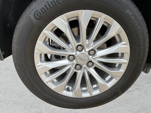 Certified 2024 Cadillac XT4 Luxury w/ Cold Weather Package FWD image 24