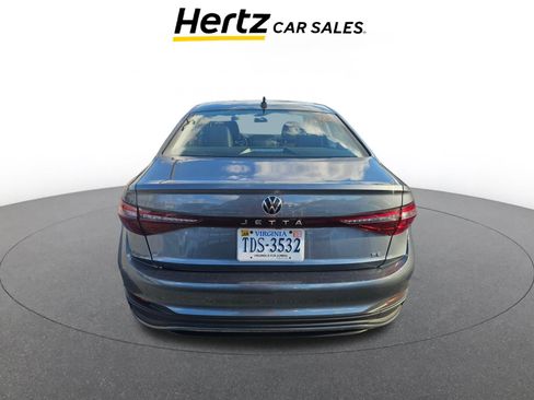 Used 2025 Volkswagen Jetta SE image 6