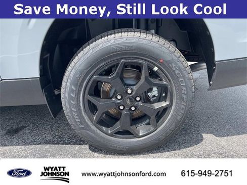 New 2025 Ford Maverick XLT w/ XLT Luxury Package image 11