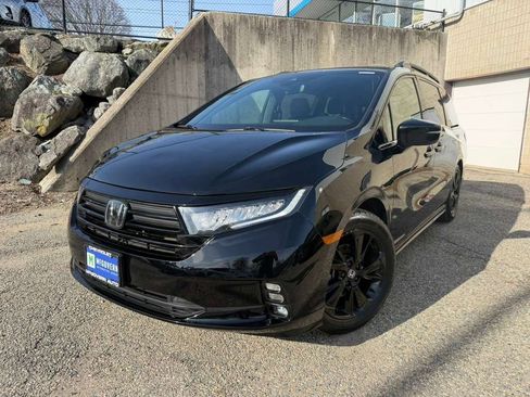 Used 2024 Honda Odyssey Sport image 1