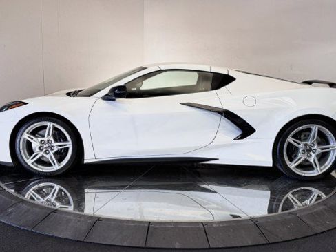 Used 2023 Chevrolet Corvette Stingray Premium Cpe w/ Z51 Performance Package image 20