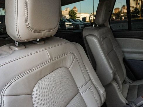Used 2022 Lincoln Aviator Reserve w/ Elements Package Plus RWD image 22
