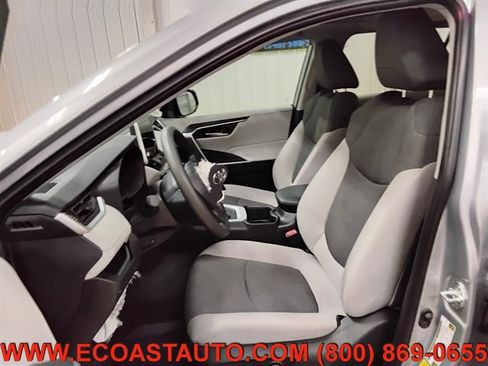 Used 2025 Toyota RAV4 XLE w/ Convenience Package FWD image 10