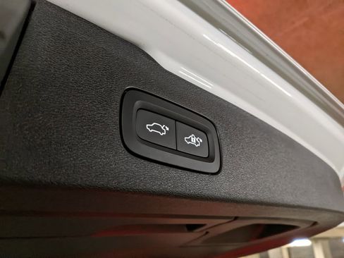 Certified 2024 Volvo V60 B5 Cross Country Plus image 29