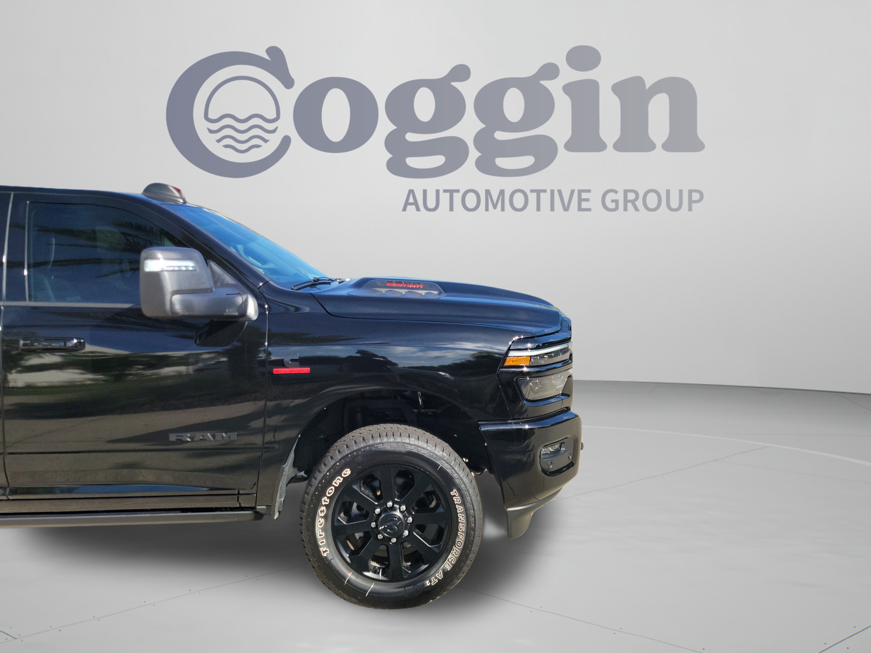 Used 2025 RAM 2500 Laramie AWD/4WD image 8