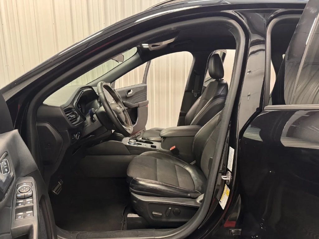 Used 2024 Ford Escape ST-Line w/ Tech Pack #1 AWD/4WD image 36