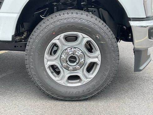 New 2026 Ford F350 XLT w/ FX4 Off-Road Package AWD/4WD image 24