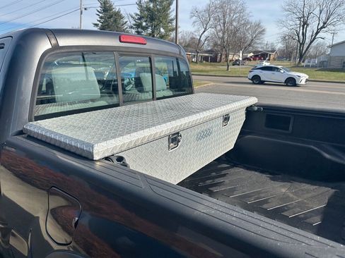 Used 2011 Toyota Tacoma 4x4 Regular Cab image 6