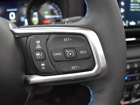 Used 2024 Jeep Wrangler High Altitude AWD/4WD image 7