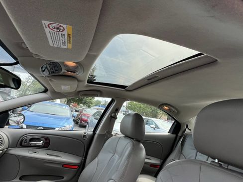 Used 2004 Chrysler Concorde LXi image 16