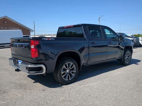 Used 2022 Chevrolet Silverado 1500 LT w/ Protection Package image 3