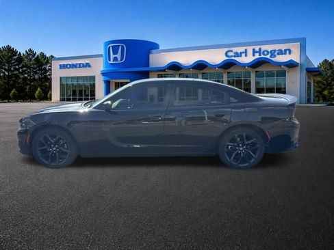 Used 2021 Dodge Charger SXT w/ Blacktop Package RWD image 6