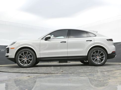 New 2025 Porsche Cayenne Coupe image 33