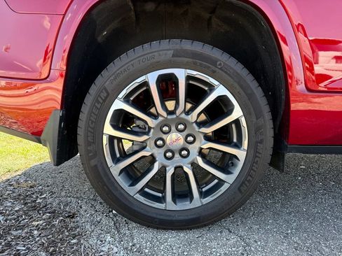 Used 2021 GMC Acadia Denali w/ Denali Technology Package FWD image 16