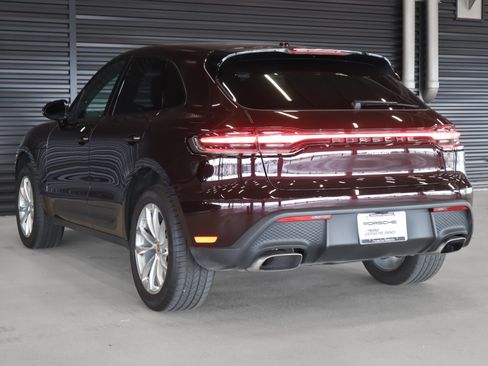 Certified 2024 Porsche Macan AWD/4WD image 3