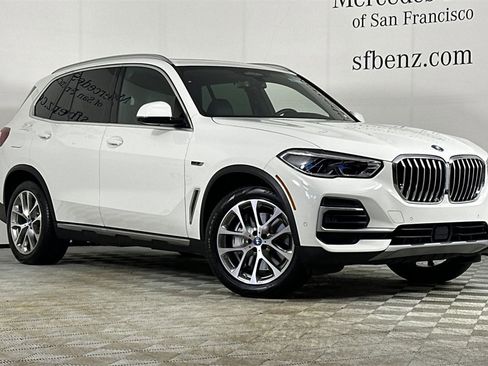 Used 2023 BMW X5 xDrive45e w/ Executive Package image 2