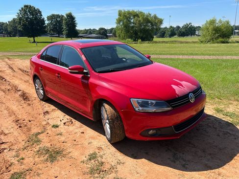 Used 2014 Volkswagen Jetta TDI FWD image 2
