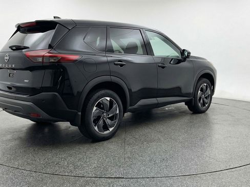 Used 2025 Nissan Rogue SV AWD/4WD image 9