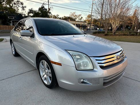 Used 2009 Ford Fusion SEL image 4
