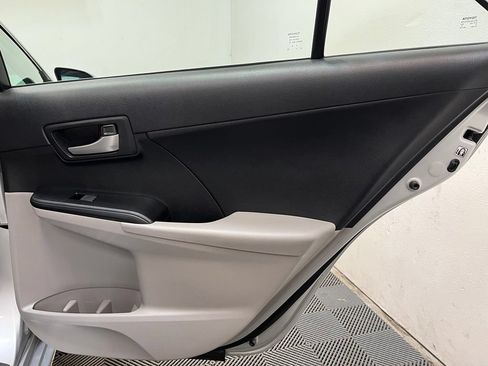 Used 2014 Toyota Camry LE FWD image 18