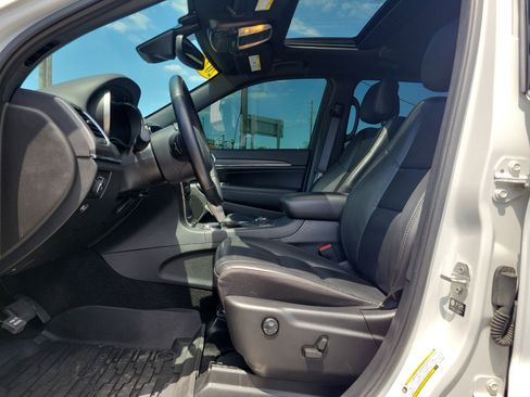 Used 2022 Jeep Grand Cherokee Limited w/ Trailer Tow Group IV image 24