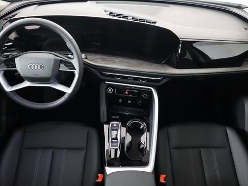 Used 2025 Audi Q5 Premium w/ Convenience Package image 14