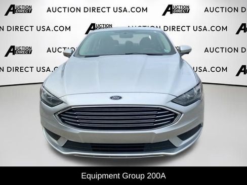 Used 2017 Ford Fusion SE FWD image 2