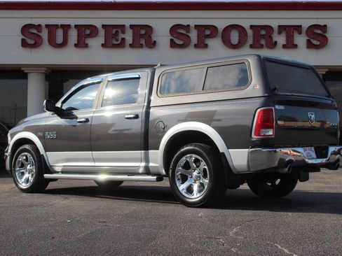Used 2018 RAM 1500 Laramie w/ Convenience Group AWD/4WD image 3