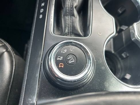 Used 2018 Ford Explorer Platinum AWD/4WD image 32