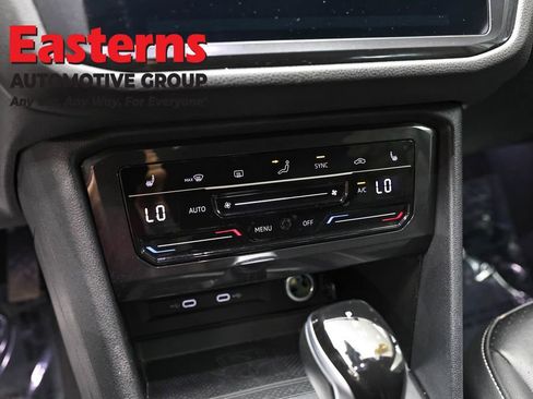 Used 2024 Volkswagen Tiguan SE FWD image 19