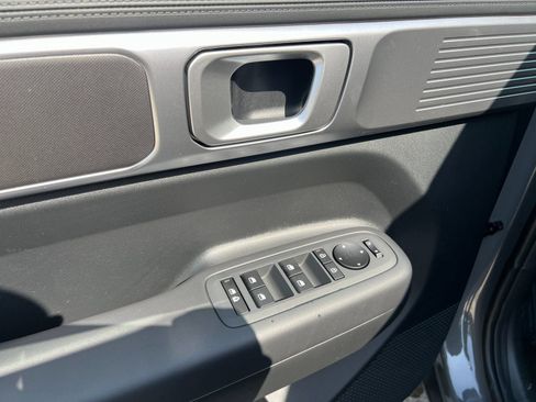 New 2025 Hyundai Santa Fe SE FWD image 9