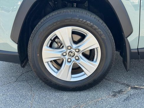 Used 2020 Toyota RAV4 XLE w/ Convenience Package FWD image 9