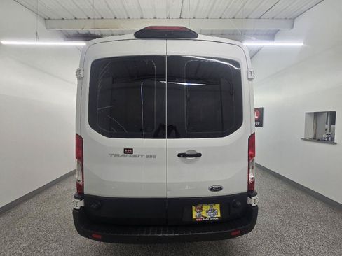 Used 2018 Ford Transit 250 148 Medium Roof RWD image 5