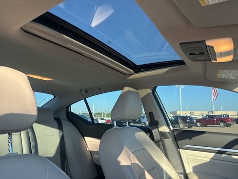 Certified 2023 Nissan Altima 2.5 SL FWD image 28