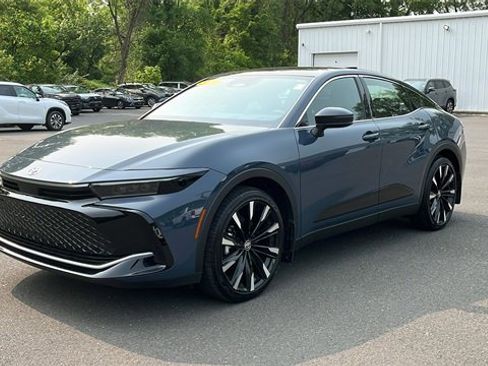 Used 2025 Toyota Crown Platinum image 3