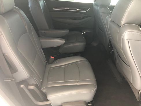 Used 2019 Buick Enclave Essence AWD/4WD image 12