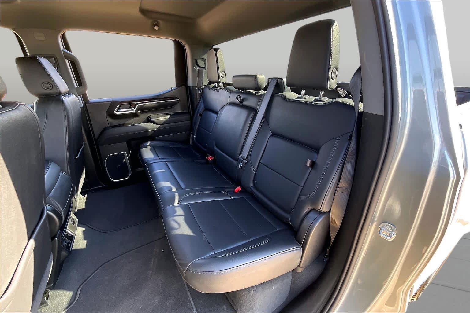 Used 2026 GMC Sierra 1500 SLT RWD image 18