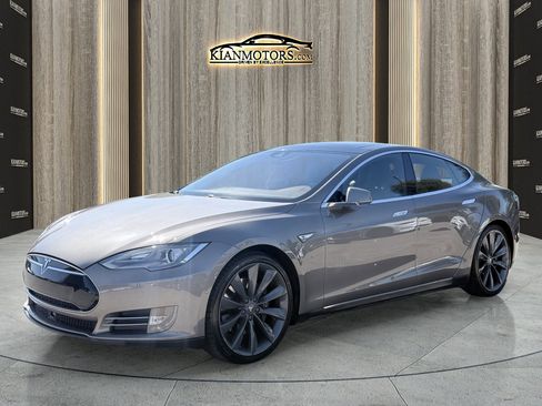 Used 2015 Tesla Model S 70D image 8