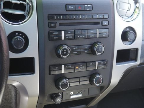 Used 2011 Ford F150 XLT w/ XLT Chrome Pkg AWD/4WD image 12