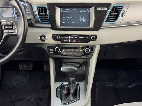 Used 2019 Kia Niro LX image 23