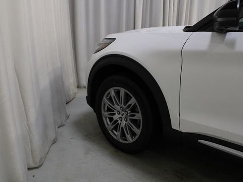 New 2026 Ford Explorer Platinum AWD/4WD image 32