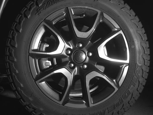 Used 2025 Jeep Compass Trailhawk AWD/4WD image 12