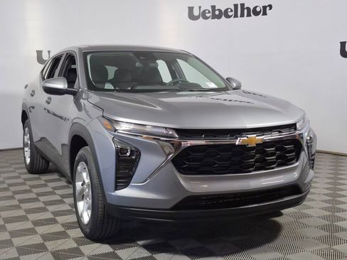 New 2026 Chevrolet Trax LS w/ LS Convenience Package FWD image 1