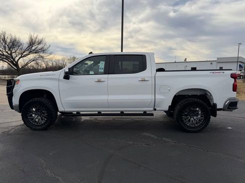 Used 2023 Chevrolet Silverado 1500 LT AWD/4WD image 4