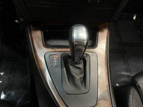 Used 2010 BMW 335i Convertible image 33