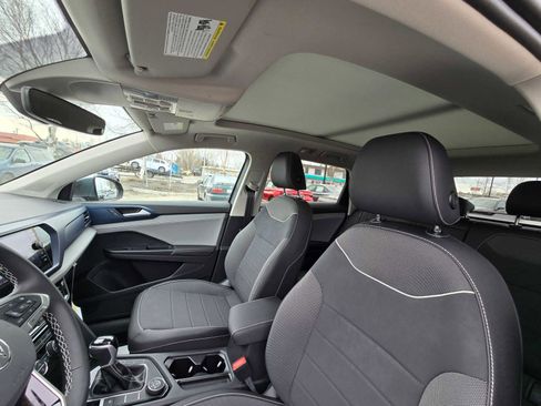 New 2024 Volkswagen Taos SE image 23