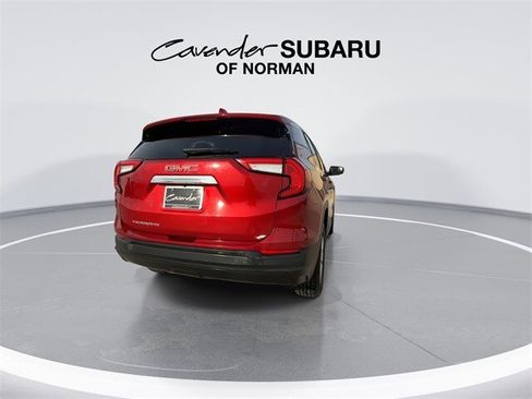 Used 2022 GMC Terrain SLE image 2